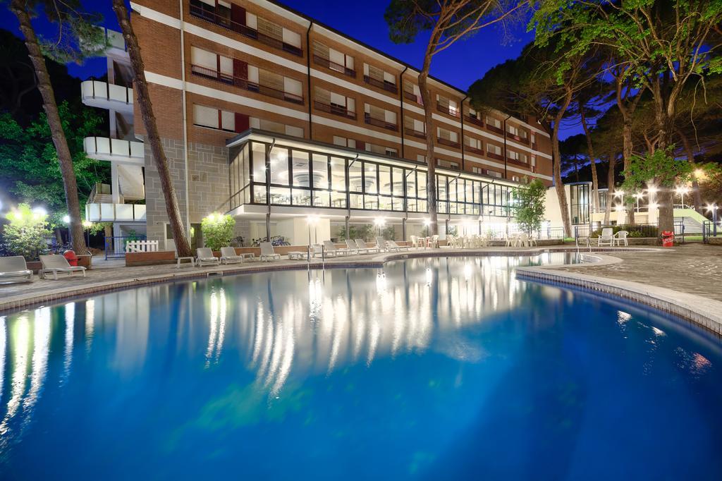 Meridiana Family & Nature Hotel Marina Romea Buitenkant foto